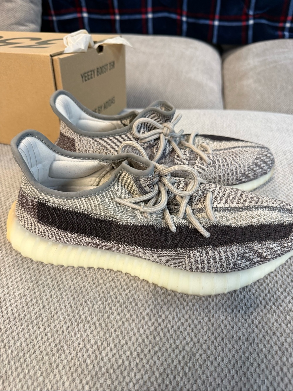 Adidas Yeezy Boost 350 V2 Core Zyon Sneakers - Picture 3 of 6